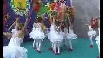 老师的目光舞蹈视频,跟随老师目光的舞蹈之旅