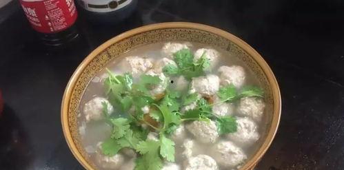 丸子汤的家常做法视频,简单美味，一学就会