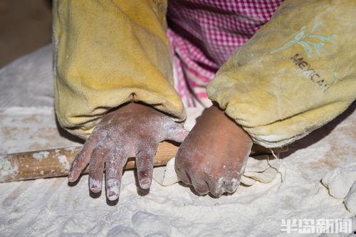 擀皮视频,传统面食制作之美